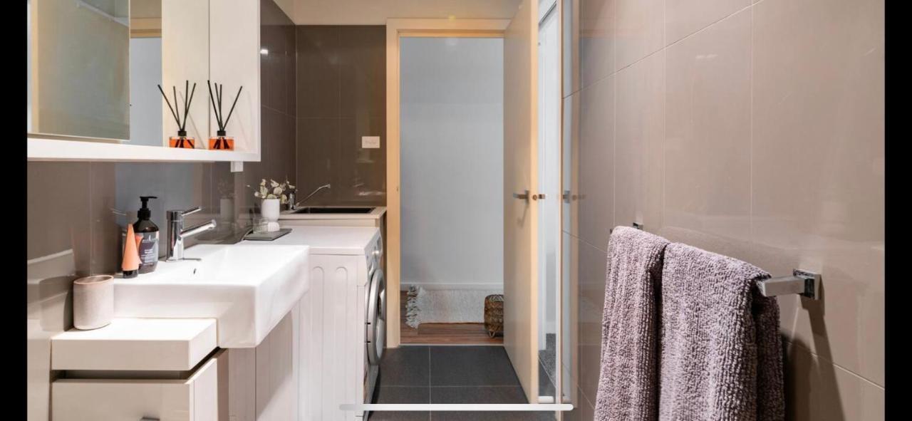 The Pas.Coe - A Stylish 1 Bedroom Unit With Free Parking. Melbourne Eksteriør bilde